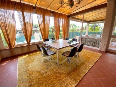 Foto Villa unifamiliare a Forte dei Marmi Centro di 170 m² con 5 locali