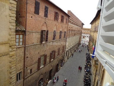 Foto Appartamento in Via del Capitano, Siena Duomo di 120 m² con 4 locali