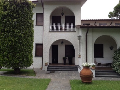 Foto Villa unifamiliare a Forte dei Marmi Roma Imperiale di 400 m²
