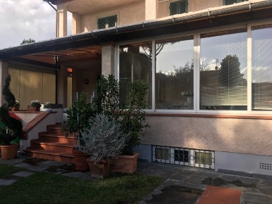 Foto Villa unifamiliare a Forte dei Marmi Centro di 240 m² con 7 locali