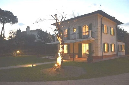 Foto Villa unifamiliare a Forte dei Marmi Roma Imperiale di 300 m²