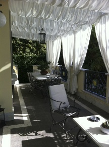Foto Villa bifamiliare a Forte dei Marmi Centro di 170 m² con 9 locali