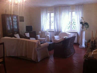 Foto Villa unifamiliare a Forte dei Marmi Caranna di 160 m² con 9 locali