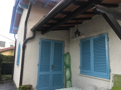 Foto Villa unifamiliare a Forte dei Marmi Centro di 80 m² con 4 locali