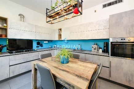 Foto Appartamento a Sirmione di 135 m² con 3 locali in vendita