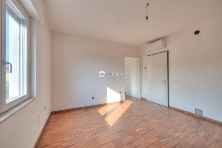 Foto Appartamento in Via Galileo Galilei, Toscolano-Maderno di 66 m²