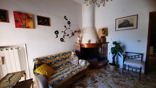 Foto Appartamento a Castelnuovo Berardenga Centro di 65 m² con 4 locali