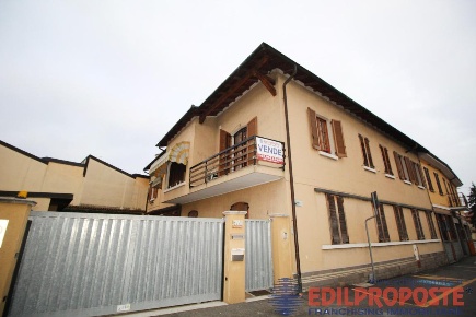 Foto Appartamento in Via Libertà, Lazzate in vendita