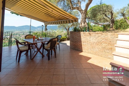 Foto Villa unifamiliare in via Provinciale, Castelnuovo Magra di 125 m²