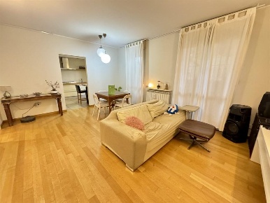 Foto Appartamento in via Resegone, Vedano al Lambro di 85 m² con 3 locali