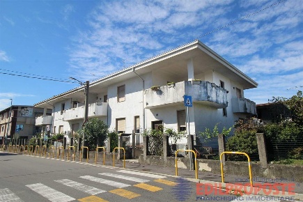 Foto Appartamento in VIA MONTE BIANCO, Lazzate in vendita