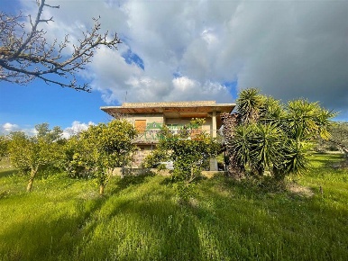 Foto Villa unifamiliare a Chiaramonte Gulfi di 98 m² con 4 locali