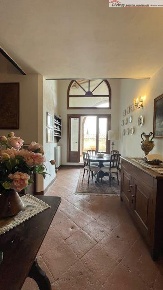 Foto Appartamento a Monteroni d'Arbia di 200 m² con 8 locali in vendita