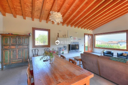 Foto Villa unifamiliare in Via Cecina, Toscolano-Maderno Cecina di 222 m²