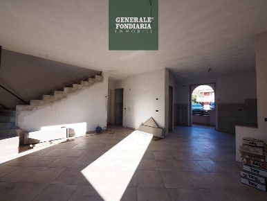 Foto Villa a schiera a Bolano di 162 m² con 7 locali in vendita