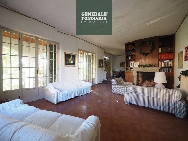 Foto Villa unifamiliare a Bolano di 260 m² con 12 locali in vendita