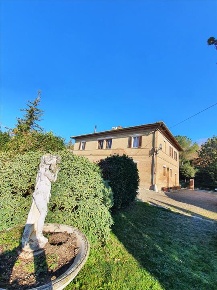 Foto Appartamento in Str. Monteroni Vescovado, Monteroni d'Arbia di 230 m²
