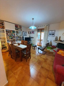Foto Appartamento in Via Vittorio Alfieri, Castelnuovo Berardenga di 100 m²