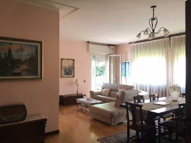 Foto Villa singola in Via Risorgimento 3, Villongo di 550 m² con 7 locali