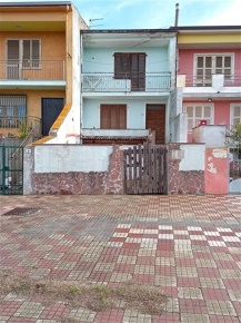 Foto Villa a schiera in Via Carbonia n. 4, Ittiri di 175 m² con 4 locali