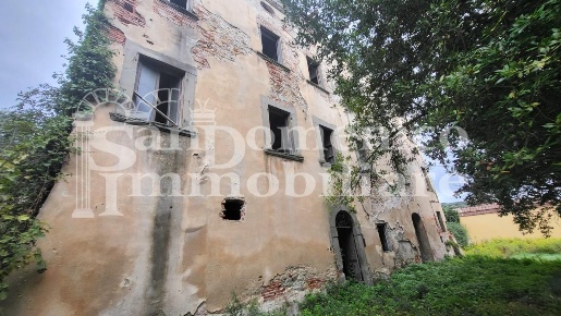 Foto Villa unifamiliare a Vicopisano Centro di 800 m² con 25 locali