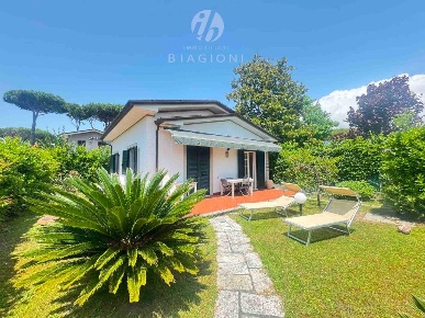 Foto Casa indipendente a Forte dei Marmi Vittoria Apuana di 70 m²