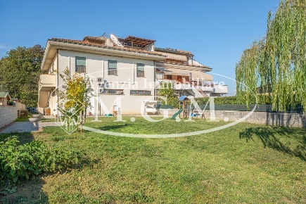 Foto Appartamento a Bientina Quattro Strade di 180 m² con 10 locali