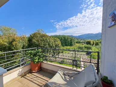 Foto Appartamento a Luni Marina di Carrara di 65 m² con 3 locali in vendita