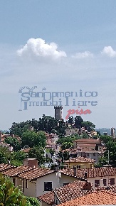 Foto Villa bifamiliare a Vicopisano Centro di 200 m² con 6 locali