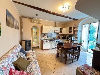 Foto Appartamento a Castelnuovo Magra Centro di 70 m² con 4 locali