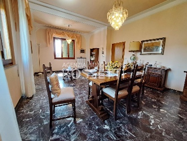 Foto Appartamento a Lamporecchio Centro di 145 m² con 5 locali in vendita