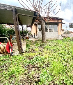 Foto Casa indipendente a Castelnuovo Magra Colombiera Molicciara di 230 m²