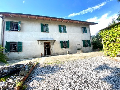 Foto Villa bifamiliare a Castelnuovo Magra Colombiera Molicciara di 200 m²