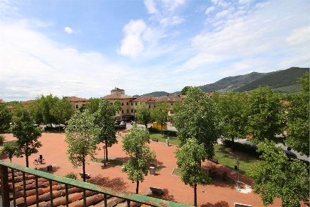 Foto Appartamento a Bientina Centro di 190 m² con 6 locali in vendita