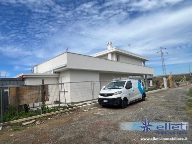 Foto Villa unifamiliare a Forte dei Marmi Centro di 190 m² con 6 locali