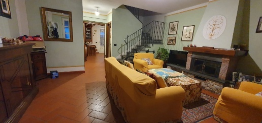 Foto Villa a schiera a Porcari Centro di 260 m² con 4 locali in vendita