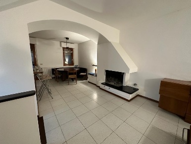 Foto Villa a schiera a Luni Casano Dogana Isola di 180 m² con 6 locali