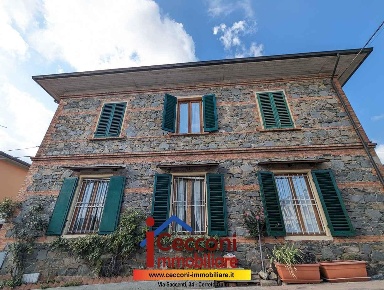 Foto Casa indipendente a Lamporecchio Centro in vendita
