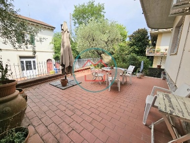 Foto Villa bifamiliare a Massa e Cozzile Margine Coperta Traversagna