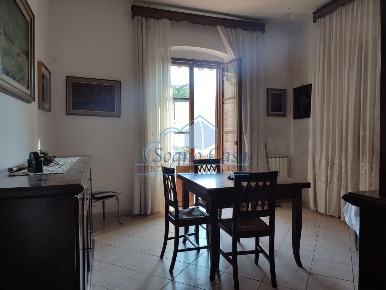 Foto Appartamento a Vezzano Ligure Centro di 104 m² con 5 locali in vendita
