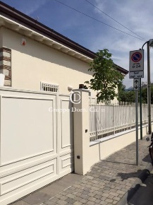 Foto Villa unifamiliare a Forte dei Marmi Centro di 220 m² con 8 locali