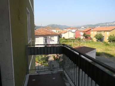 Foto Appartamento a Bolano Ceparana Carpena di 85 m² con 4 locali