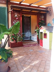 Foto Villa a schiera a Castelnuovo Magra Colombiera Molicciara di 150 m²