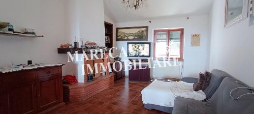 Foto Appartamento a Luni di 90 m² con 4 locali in vendita