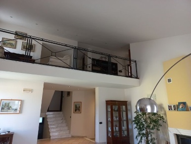 Foto Casa indipendente a Luni Casano Dogana Isola di 300 m² con 11 locali
