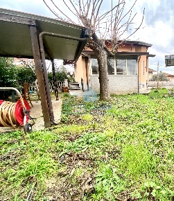 Foto Casa indipendente a Castelnuovo Magra Colombiera Molicciara di 230 m²