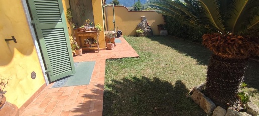 Foto Villa bifamiliare a Castelnuovo Magra Colombiera Molicciara di 170 m²