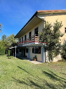 Foto Villa unifamiliare a Forte dei Marmi Vittoria Apuana di 120 m²
