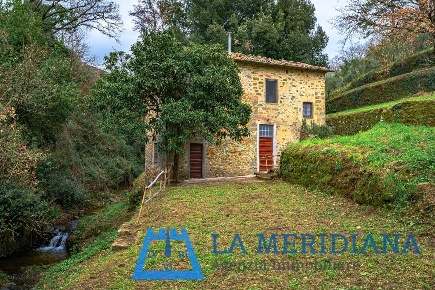 Foto Casa indipendente a Lamporecchio Centro di 100 m² con 4 locali