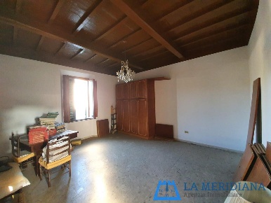 Foto Appartamento a Lamporecchio Centro di 180 m² con 9 locali in vendita